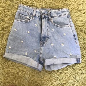daisy mom shorts